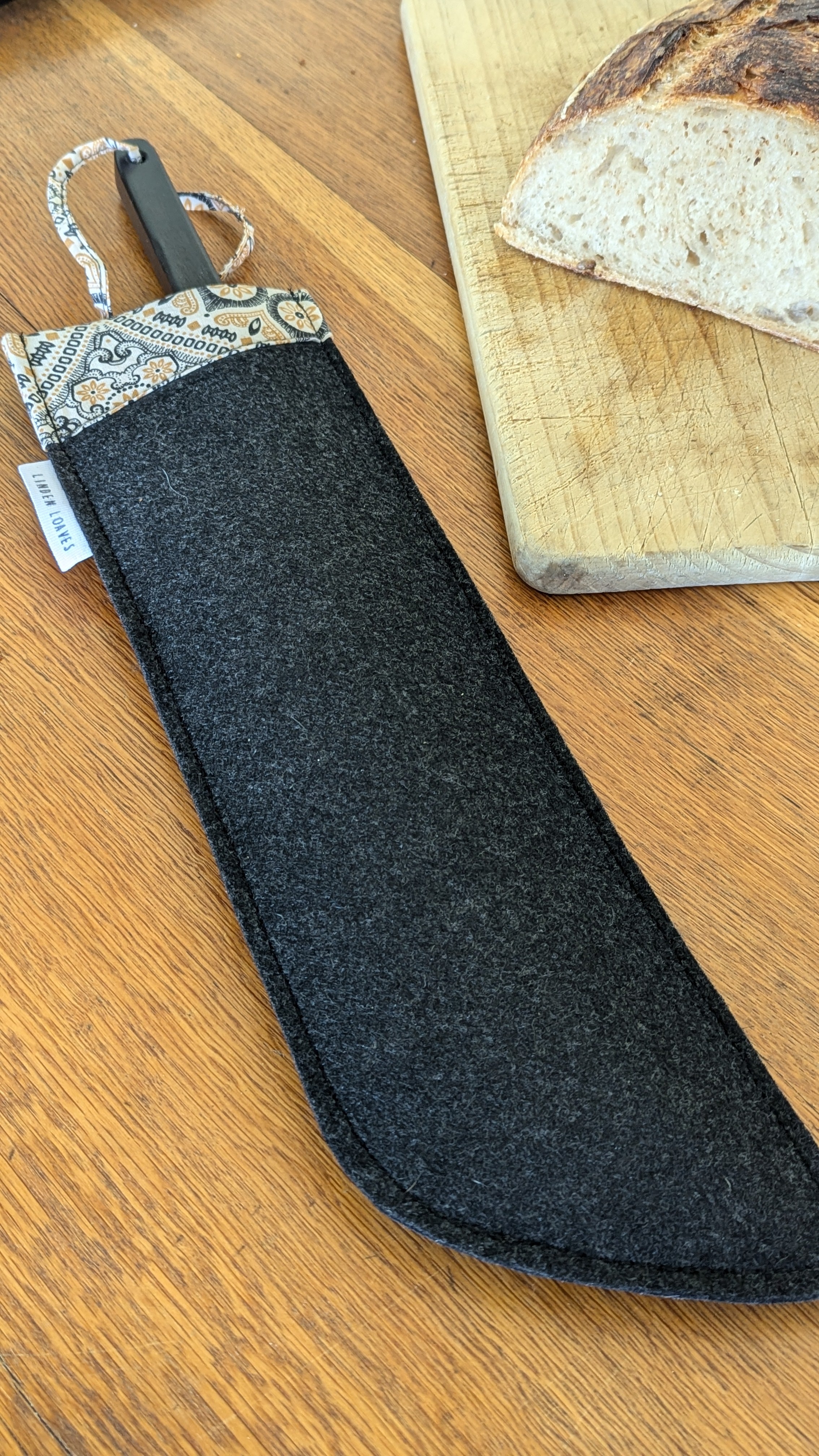 Bow Fiddle Bread Knife with Eco-felt Pouch