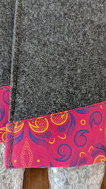 Load image into Gallery viewer, Bow Fiddle Bread Knife with Eco-felt Pouch
